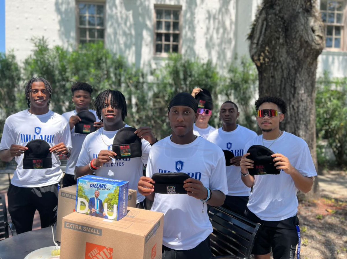 JCSproject's tweet image. A Special Thanks to @hgcapparel for donating Beanies to our HBCU Campus Tour! Several of the Dillard University Mens Baseball Team received them!  They were a Huge Help in getting us set up today to pass out Free College Care Packages! #DillardUniversity #myDU #DU26 #HBCU