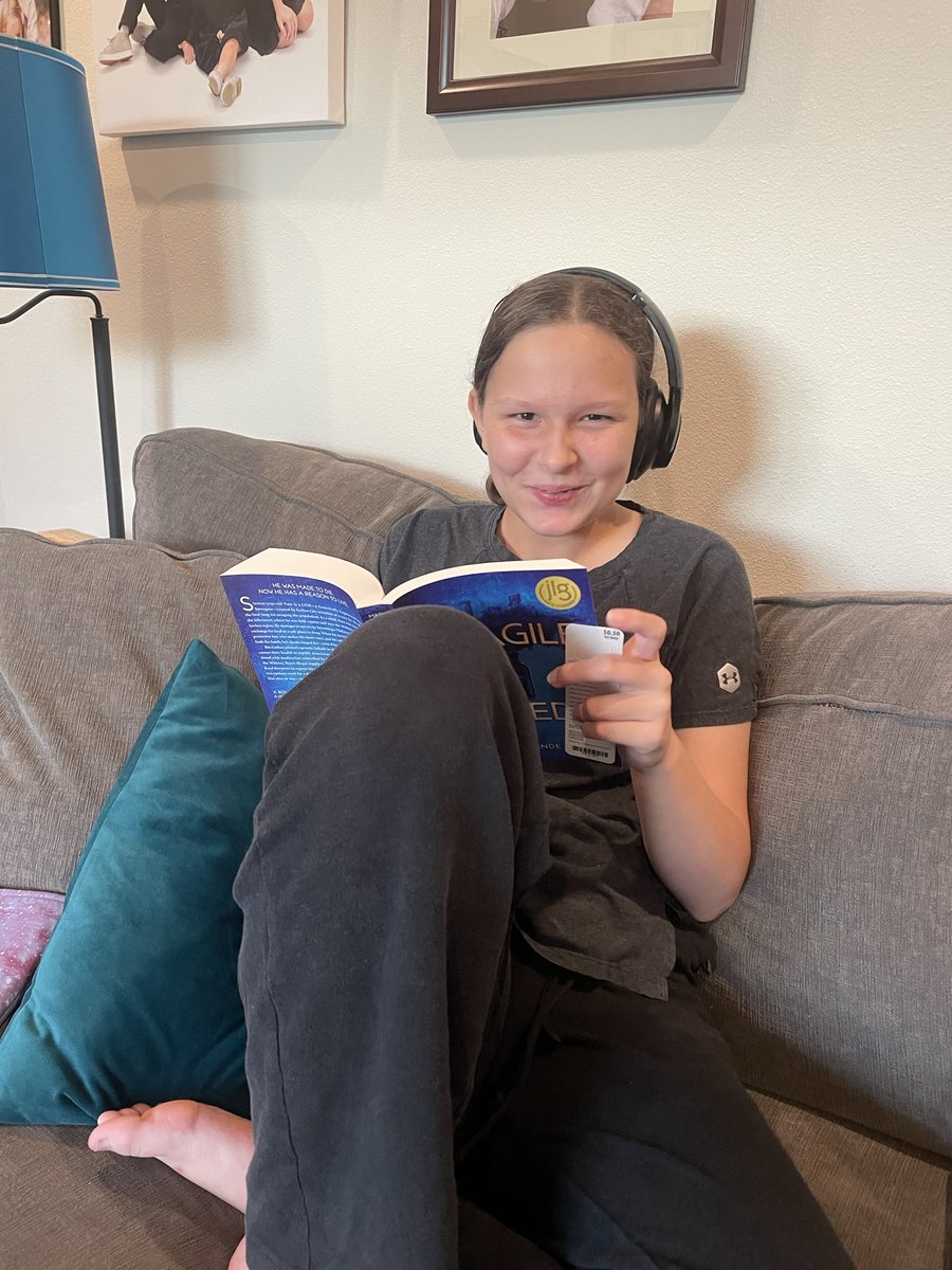 HereWeGoAJen's tweet photo. @MariaMelee The teen raided my bookshelf. https://t.co/QU7mwIi6Zb