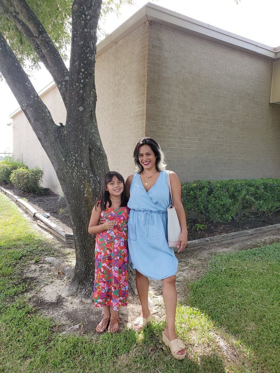 Missy___Marie's tweet photo. Meet the Teacher @DunnES_AISD This year will be great! We're excited for out new Principal Ms . Holmes!
#aldineisd #dunnbears #myagirl https://t.co/Bi9R86AZW6
