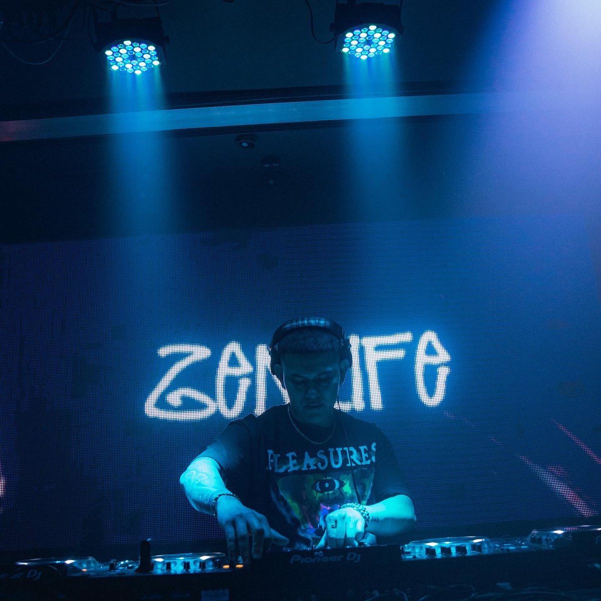 djzenlife's tweet photo. Flow like water https://t.co/RF7LU1NjAV