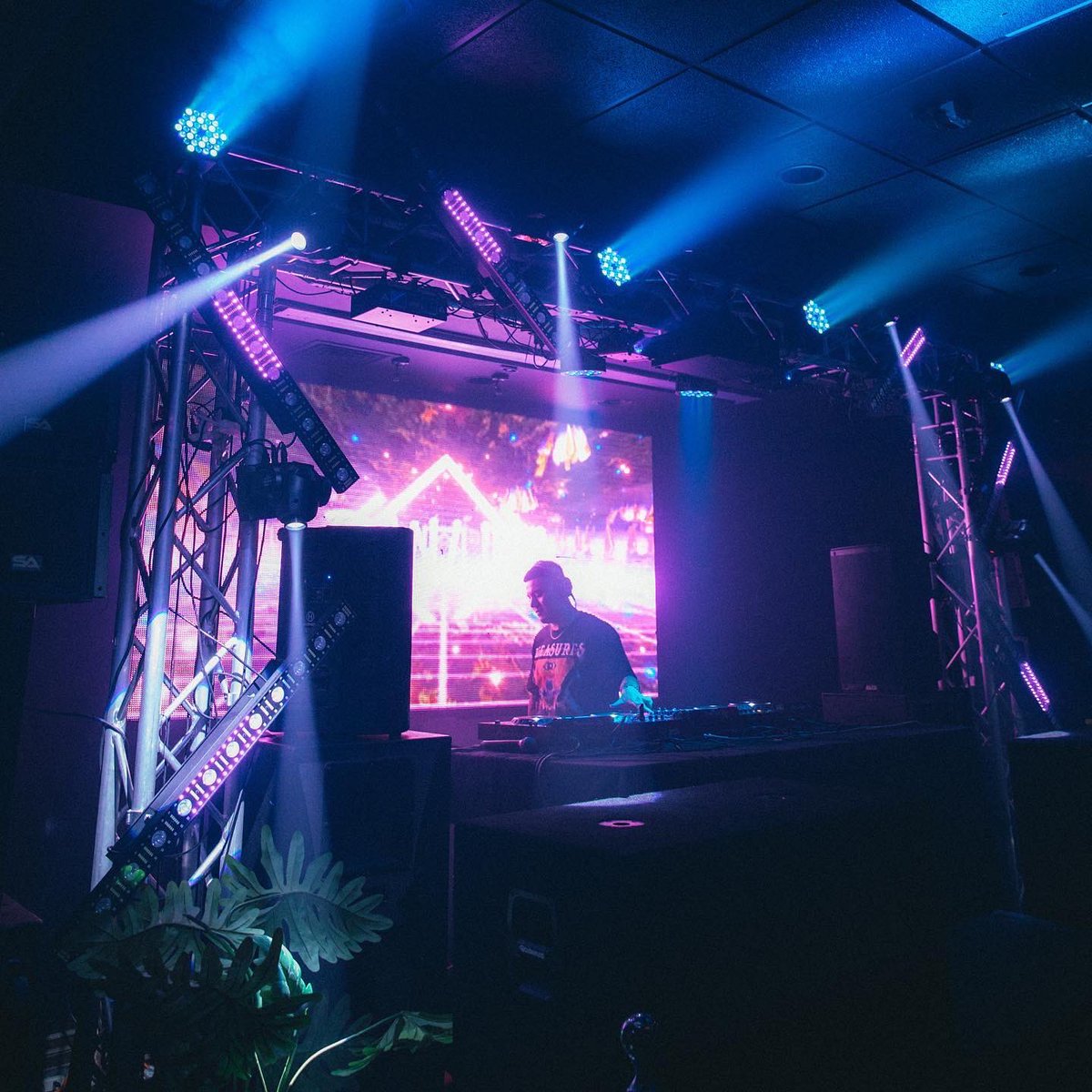 djzenlife's tweet photo. Flow like water https://t.co/RF7LU1NjAV