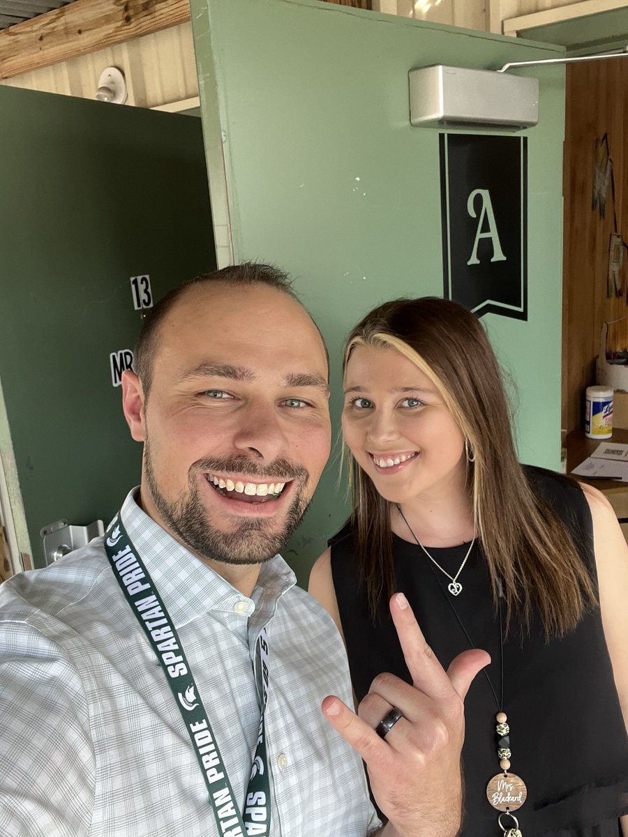 Ready to meet our students! Always reppin green because WHO YOU WITH?!? #MeetTheTeacher <a href="/WestMemorialEL/">West Memorial Elementary</a> #RCAInspired
