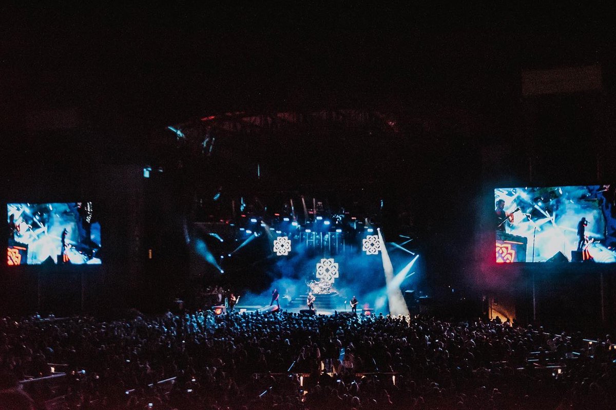 kjwallen's tweet photo. I absolutely love this tour! Thank you everyone whoβs come out so far! π€π€π€π€π€π€π€
π·: @dani_marshall_
#breakingbenjamin #aliceinchains #bush #thelifeproject #whatadream #grateful https://t.co/vY0XyIRJ9w