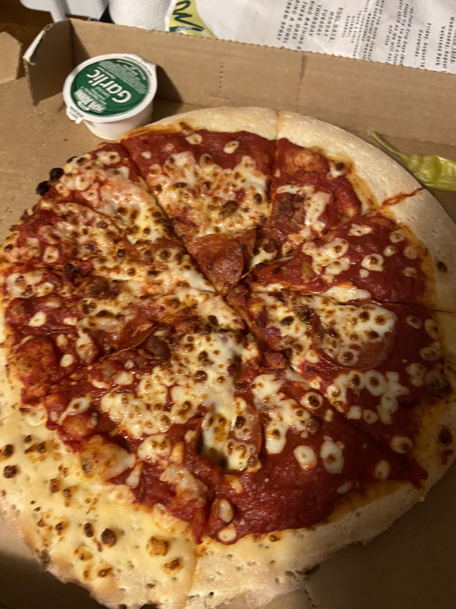 dalybone's tweet photo. Hey @PapaJohns you guys running out of sauce and crease or something? https://t.co/T5ObDZuEwr