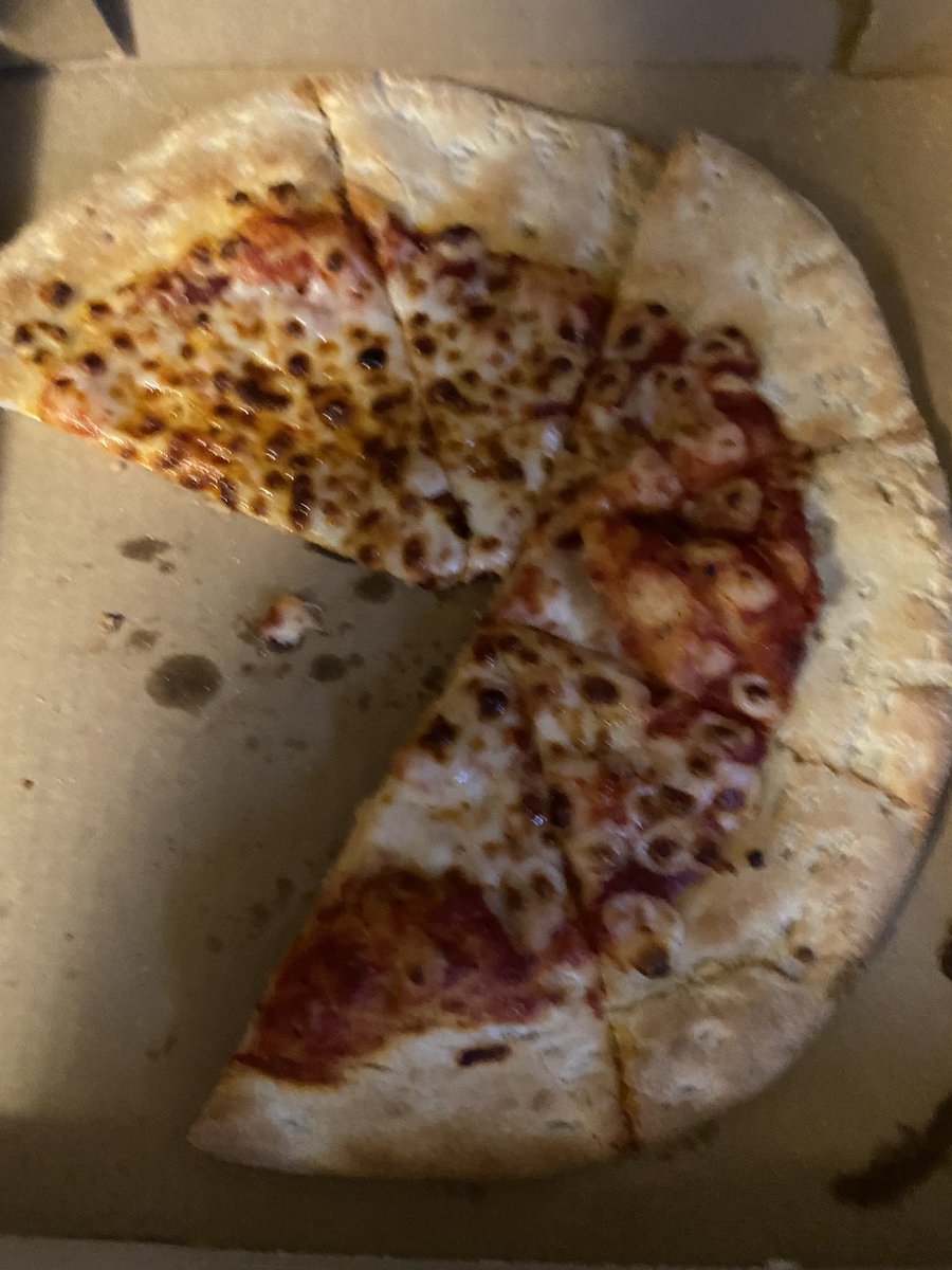 dalybone's tweet photo. Hey @PapaJohns you guys running out of sauce and crease or something? https://t.co/T5ObDZuEwr