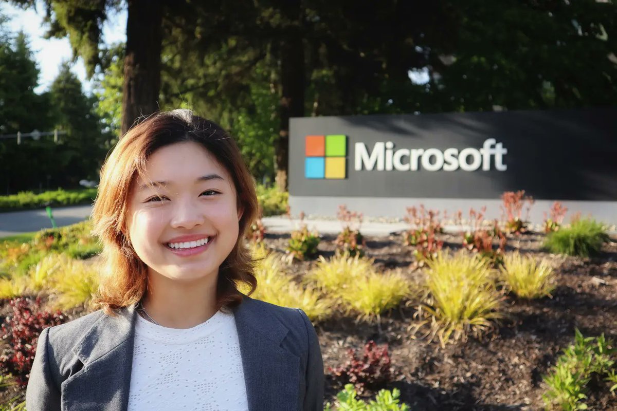 lifewitharielfu's tweet photo. Wrapped up my 2ND internship at MICROSOFT! LOVED working as a full stack SWE intern this year - amazing experience with amazing people!

#microsoftintern22 #microsoftinternlife #sweintern #microsoftswe #microsoftsearchinbing  #bingatwork #softwareengineer #girlswhocode #microsoft https://t.co/ogFyuLCXI5
