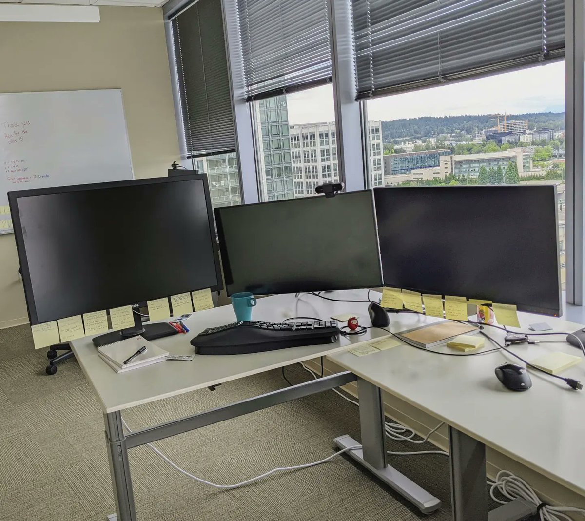 lifewitharielfu's tweet photo. Wrapped up my 2ND internship at MICROSOFT! LOVED working as a full stack SWE intern this year - amazing experience with amazing people!

#microsoftintern22 #microsoftinternlife #sweintern #microsoftswe #microsoftsearchinbing  #bingatwork #softwareengineer #girlswhocode #microsoft https://t.co/ogFyuLCXI5