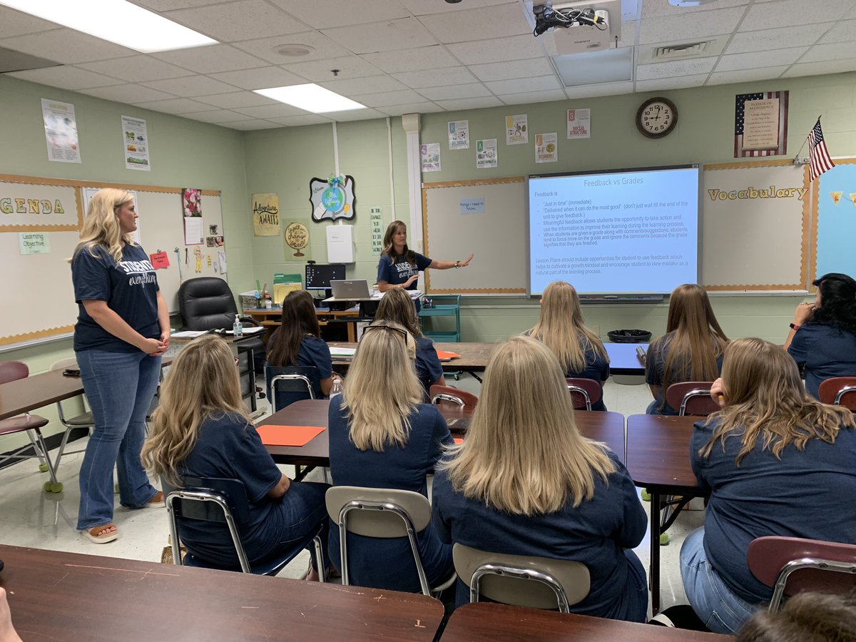What a great opening day for the MCSD! Some of the very best PD comes from our very own colleagues!❤️#studentsovereverything  <a href="/ThompsonWind/">Amy Thompson</a> <a href="/mrskatelinking/">Mrs. Katelin King</a> <a href="/monroekyschools/">Monroe Co Schools KY</a>