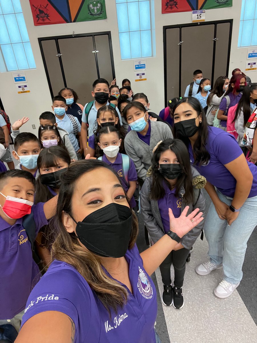 MsDavilaAIA's tweet photo. First day of school was AMAZING😭💜 loved every second of it, ready to take on this year of residency🫶🏼✏️ https://t.co/jvSp3UmSg3