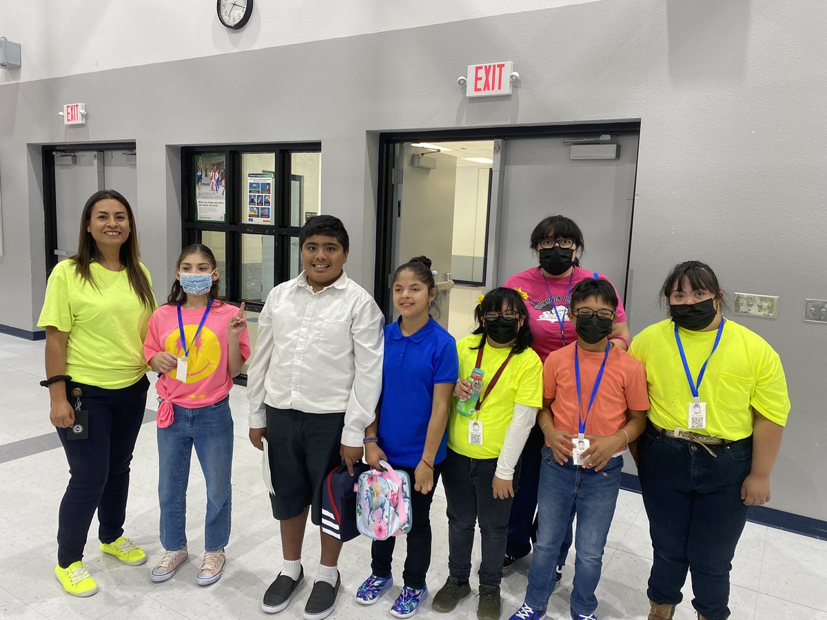 MsMartinezJ1's tweet photo. Day 1 of PBIS kick-off, Be Safe and wear your bright colors! Let’s be ready to be heroes 🦸‍♀️ tomorrow and be respectful! #HawkStrongHMS_ClintISD #WeAreClintISD #PBIS @rruiz9900 https://t.co/NbkykBzENN