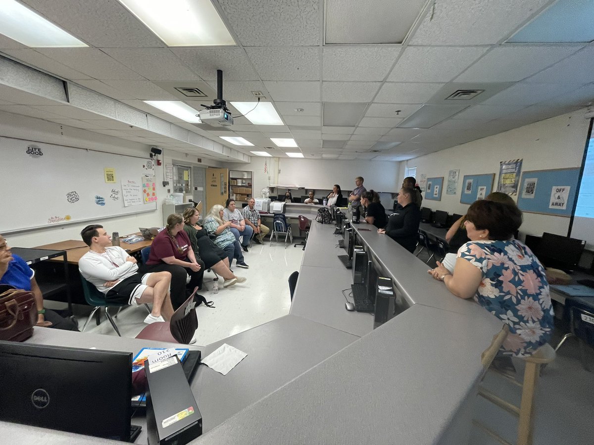 ajmclaurin4's tweet image. What a day back in the castle! Huge thanks to our friends @Cornerstone_RVA for an awesome lunch!  Your support is appreciated! Our teacher leaders conducted an impactful restorative circles training &amp;amp; Mrs. Bernard was recognized at the School Board meeting!@GoTDKnights