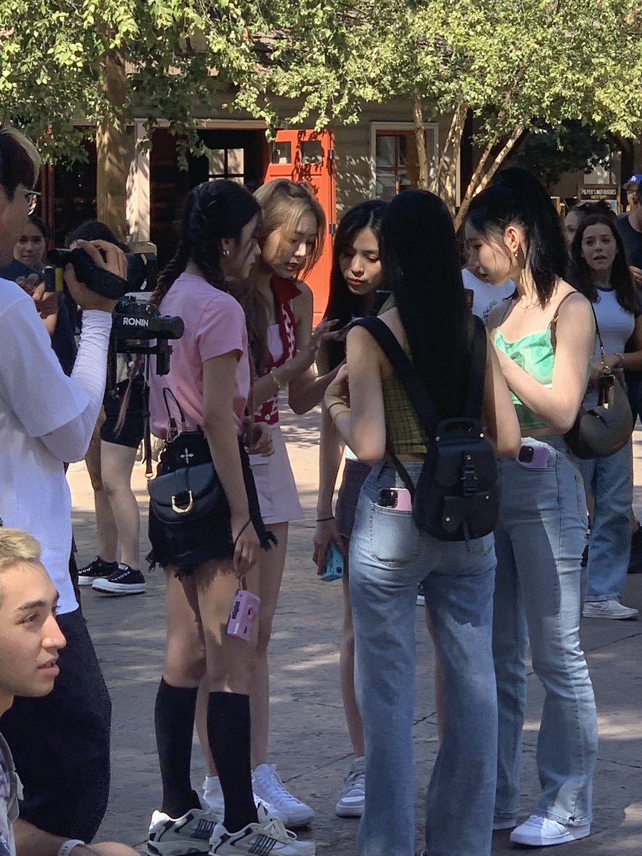 yourIasts's tweet photo. they’re so pretty 🥹 https://t.co/b8myAZMZ2E