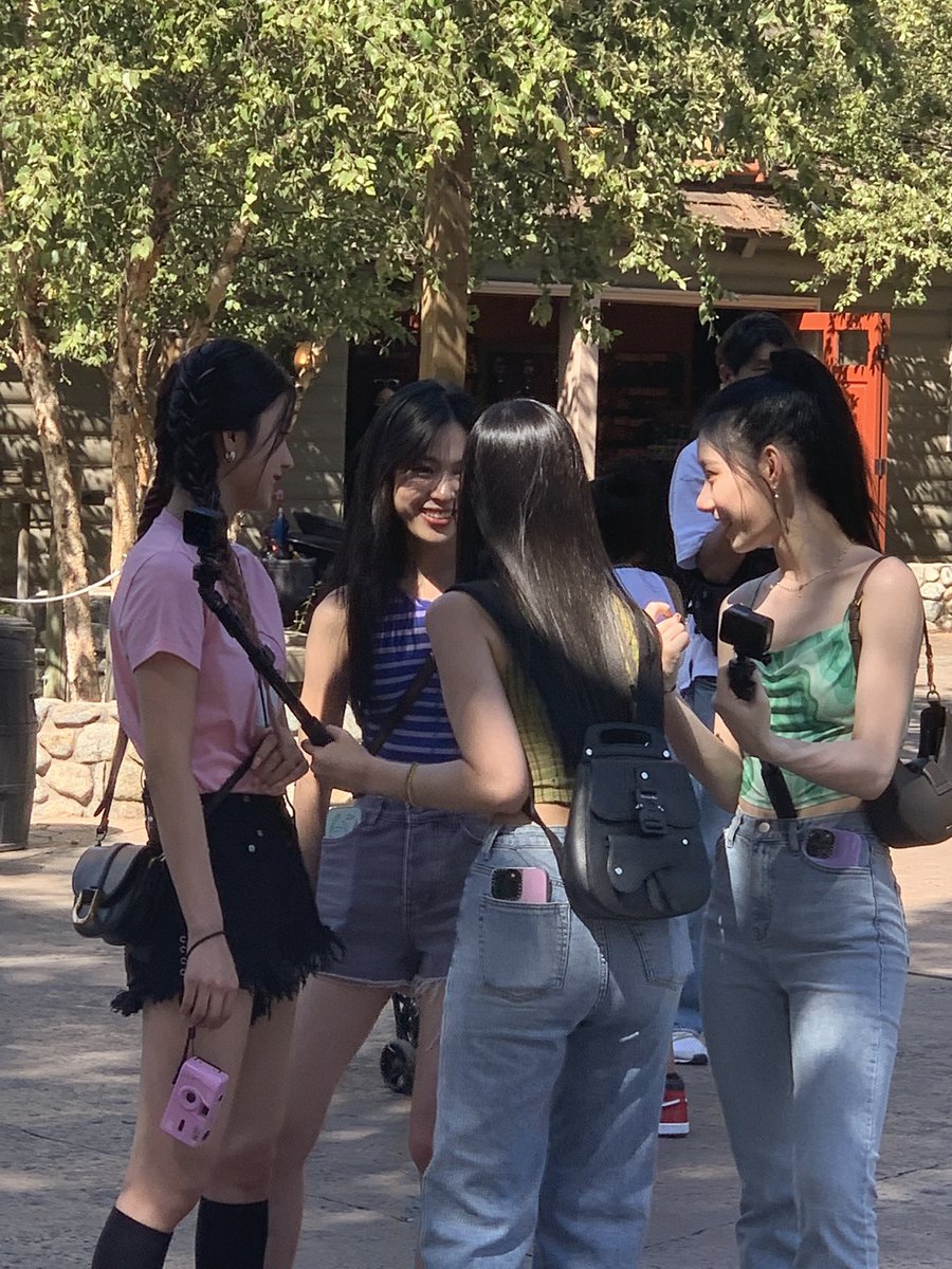 yourIasts's tweet photo. they’re so pretty 🥹 https://t.co/b8myAZMZ2E