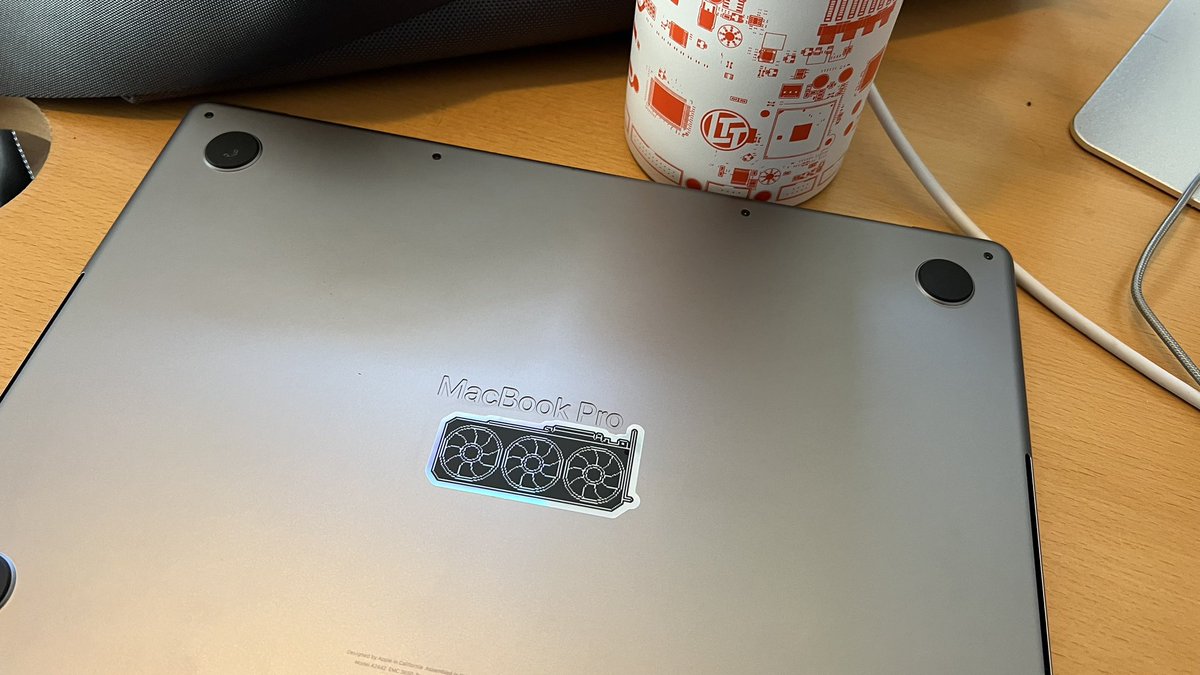 Just installed a discrete graphics card onto my MacBook Pro thanks to <a href="/LinusTech/">Linus Tech Tips</a>