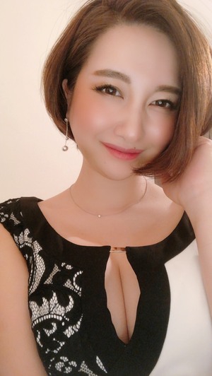 anytimecaba's tweet photo. ✅オンライン専門キャバクラ
🥂エニキャバ！🥂

✅系列の高級店
🥂ANYCABA LUXURY🥂

予約可能キャスト👇
https://t.co/OashAo2ai3

美女ばかりで選べない💦って方はフリーでも🆗😄

ご指名やご相談は、お気軽にスタッフまでLINEして下さい👇
https://t.co/FJhVjglsNY

ご来店お待ちしてます💕 https://t.co/1dZ0ChXF28