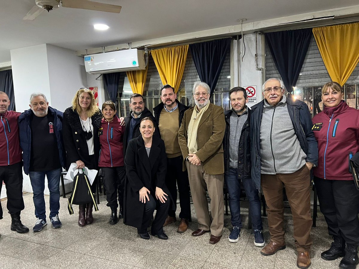 carlosbrunok's tweet photo. Reuniones en Comuna 4 y Comuna 6 d la segunda etapa d los Foros d Seguridad Pública d @SeguridadBA
Gran participación vecinal
Seguimos transmitiendo los resultados sobre los planteos realizados en la primer etapa de los #FOSEP realizados en abril 2022 y recibiendo nuevos pedidos. https://t.co/s2nj5pD8Sm