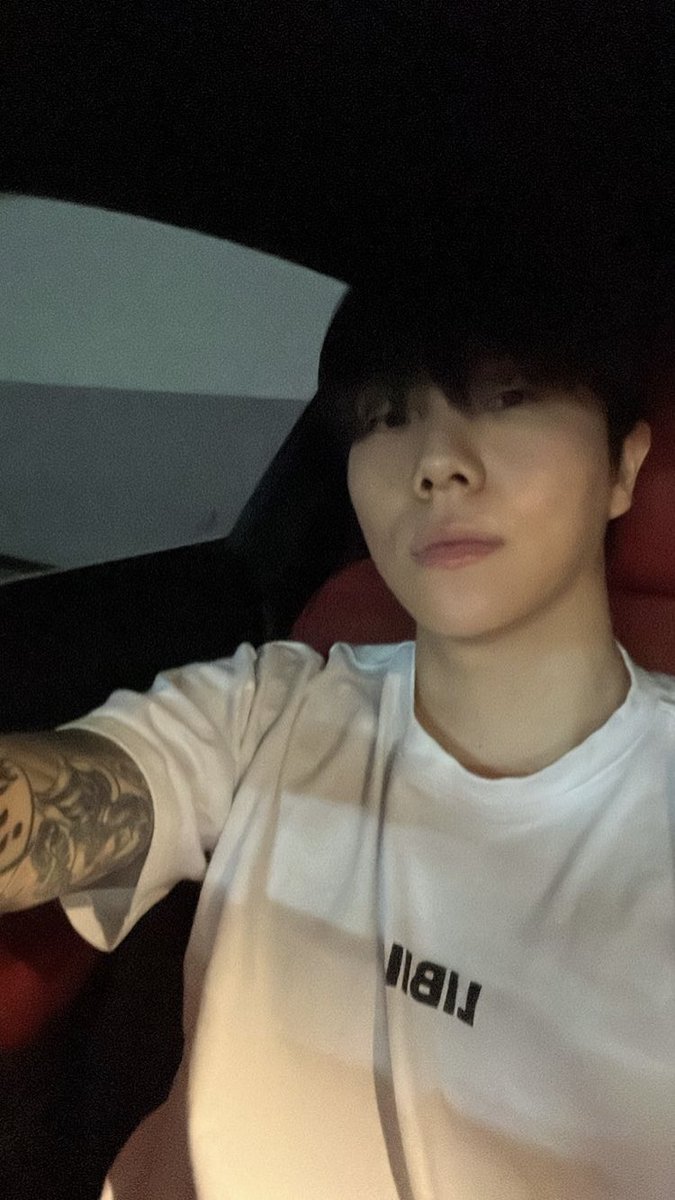 whsskeoeks's tweet photo. 아침부터 안토일 https://t.co/l381x3O2G2