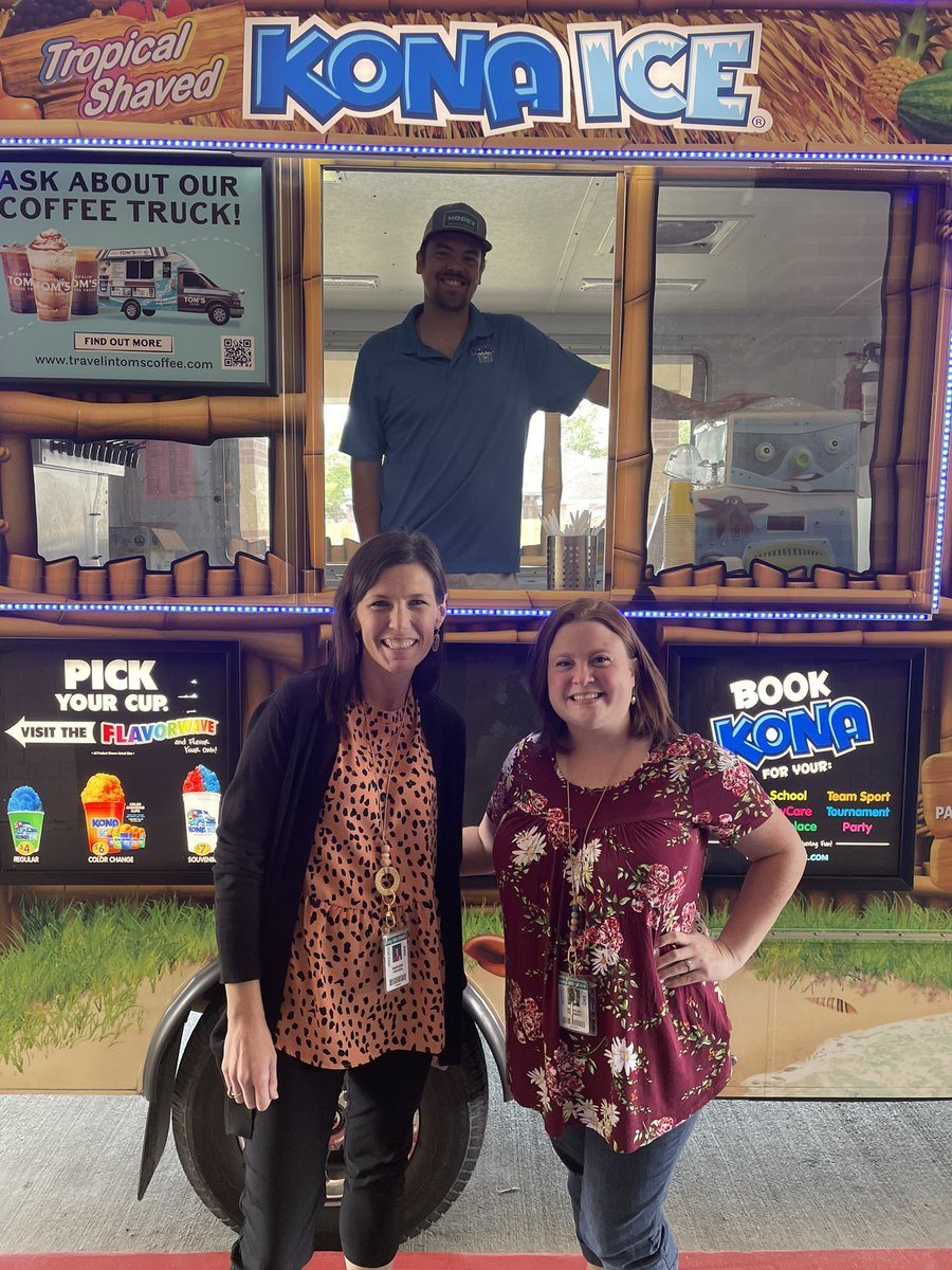 malynn_r's tweet photo. Did someone say Kona Ice? So fun to treat these hard working teachers to a sweet treat! A huge thanks to @GCEFCU for being so good to us! #GoOKEKoalas @KatyISD_PIE https://t.co/GucyvydPbP