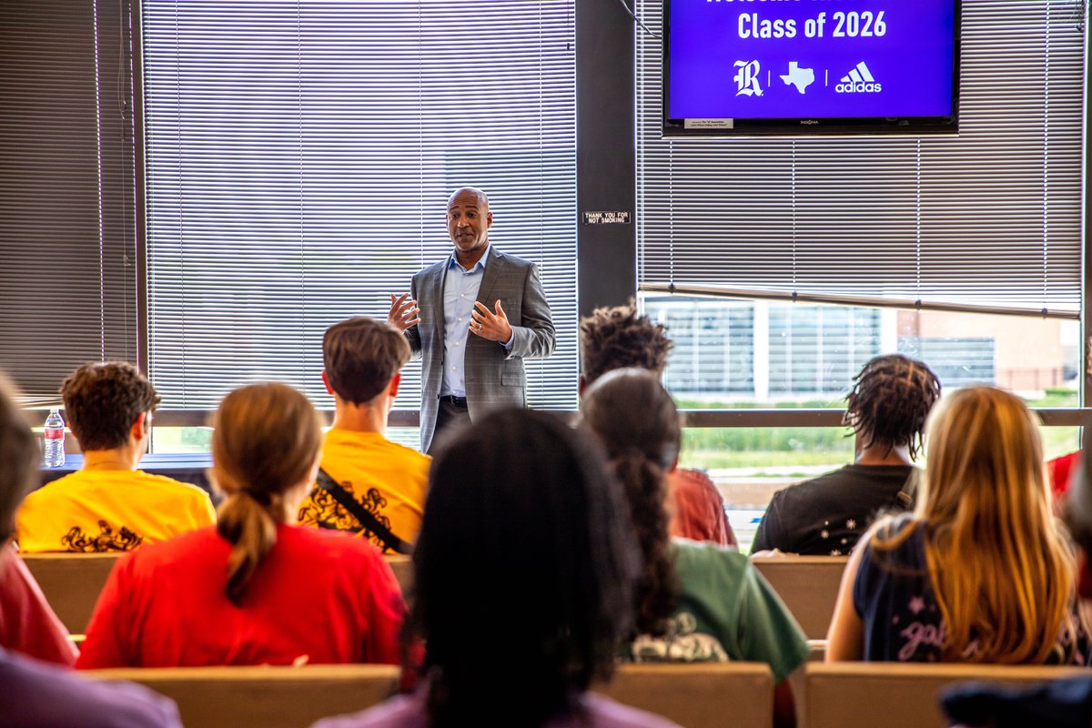 RDesRoches's tweet photo. Greeted Rice’s new student athletes today. I look forward to seeing them on and off the field this semester. My wife, Paula, and I plan to attend as many athletic events as we can. Go Owls! #RiceOWeek22 https://t.co/Jdt2OzBeMh
