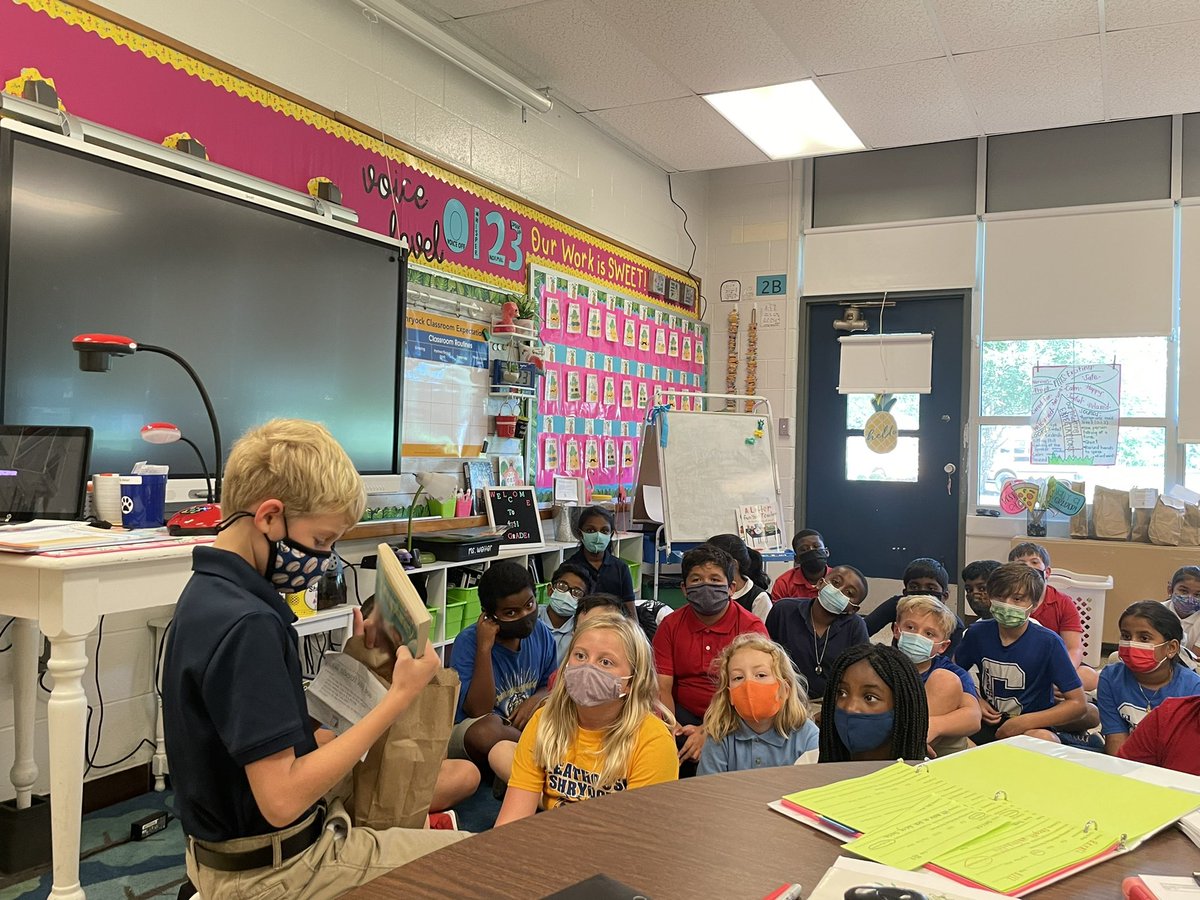 MsWeiter's tweet photo. We love sharing “Me Bags” to get to know our flock and build our community! #flamazinginfourth #ourflockrocks #fourthissweet #ghlionpride https://t.co/ZdOcCnq2A5