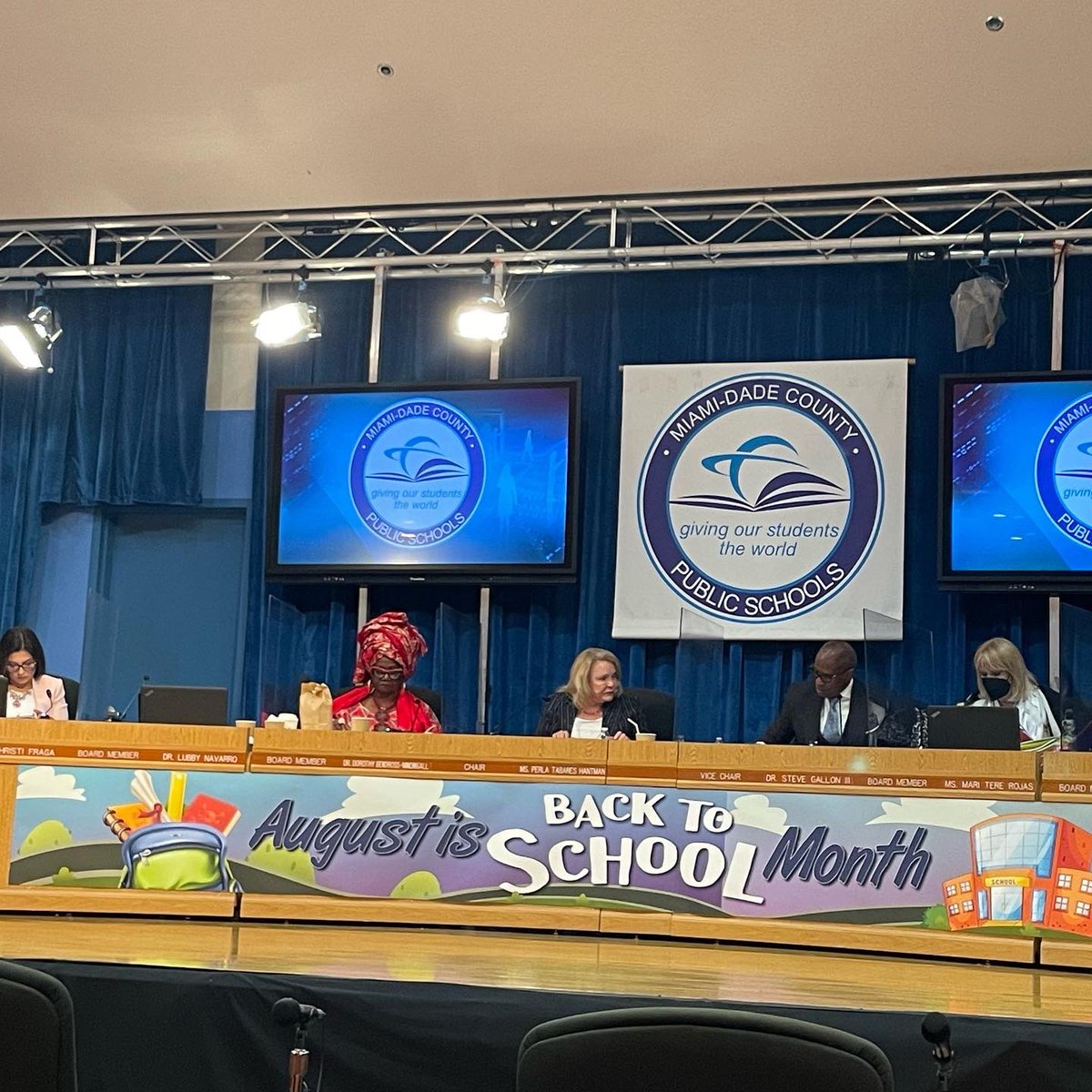 MariTereMDCPS's tweet photo. Board Member Rojas was joined by her colleagues on the Board and gave a standing ovation to our students, families, teachers, administrators, staff, workforce and stakeholders for their exemplary efforts and dedication throughout the 2021-2022 school year! https://t.co/MFiOHjMHod