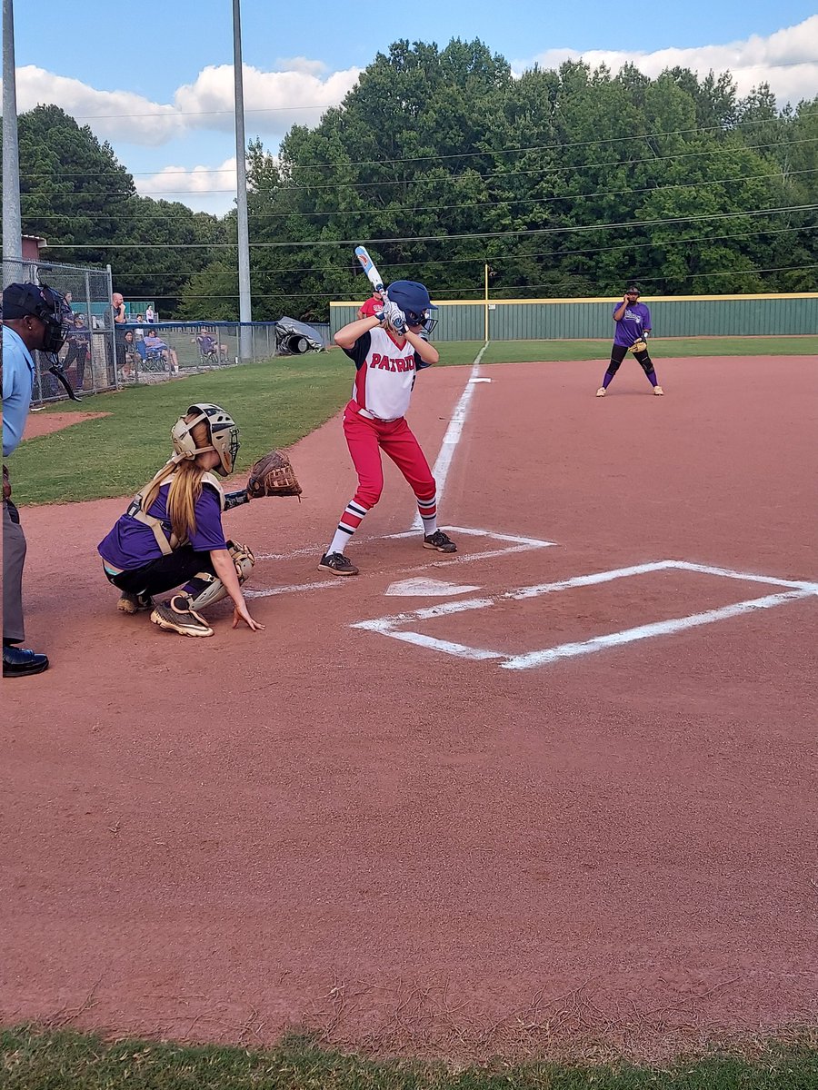Beecham05's tweet photo. Good day on both sides of the plate for Irelynn Beecham 4 plate appearances 2 hits 2 walks Pitched 4 innings gave up 1 hit and one walk with 8ks
@tnbolts2027west @sam_anne_12 @ExtraInningSB @Los_Stuff @IHartFastpitch @HenryCoSoftball @FastPitchNet #HCPatriots https://t.co/MRikhdvvgf