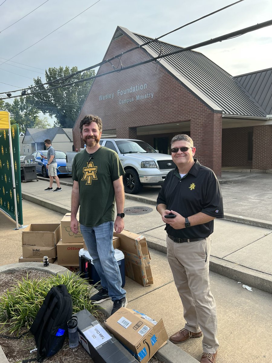 kenwester's tweet photo. @ATUInfoSys represented well @ArkansasTech Involvement Fair. https://t.co/S02koEyBUV