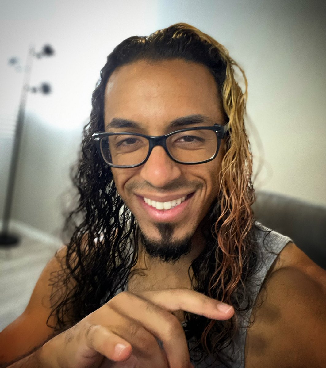 UchiGang's tweet photo. ITS MONDAY AND YOU KNOW WHAT THAT MEANS🔥🔥🔥🔥

If you’re a #RealOne YOU KNOW WHERE TO BE 😎☝🏽

➡️ https://t.co/iND5oUphL3 ⬅️

The #GrindToFullTime continues 🔥 #MULTIVERSUS @multiversus https://t.co/oBFiqZ9Of2