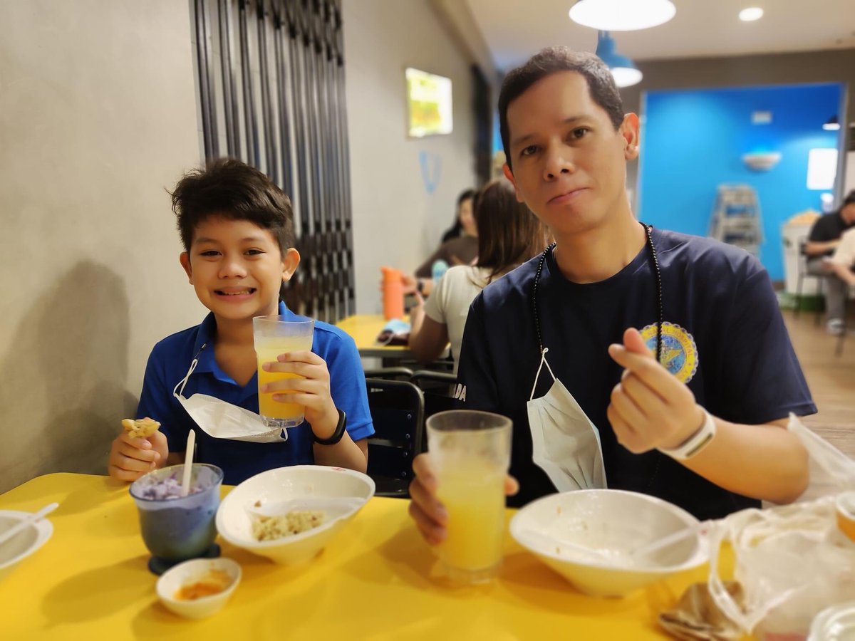 arvindasal's tweet photo. Start na class kaya dine in muna kami sa @chowking_ph because this is a perfect reward for us. Sobrang delicious po ng mga food. 

#ChowkingDineWin https://t.co/YK0ISoX2AB