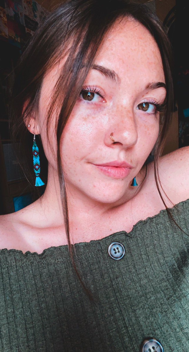 AlikaAnderson's tweet photo. New earring design!🦋🌿🔆
#art https://t.co/dGgBHQQ1am