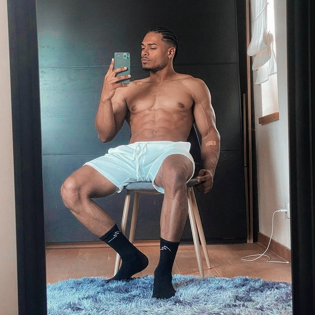 ᅟᅟ
ᅟ ᅟᅟ ᅟ𝐈. 𝐊𝖺𝗂𝗊𝗎𝖾 𝐅𝖾𝗋𝗋𝖺𝗓.
ᅟ ᅟᅟ ᅟ𝐈𝐈. 𝟐𝟕 𝖺𝗇𝗈𝗌.
ᅟ ᅟᅟ ᅟ𝐈𝐈𝐈. 𝐑𝗂𝗈 𝖽𝖾 𝐉𝖺𝗇𝖾𝗂𝗋𝗈, 𝐁𝗋𝖺𝗌𝗂𝗅.
ᅟ ᅟᅟ ᅟ𝐈𝐕. 𝐀𝗍𝗂𝗏𝗈.
ᅟ ᅟᅟ ᅟ𝐕. 𝐃𝐌 𝖺𝖻𝖾𝗋𝗍𝖺.
ᅟ ᅟᅟ