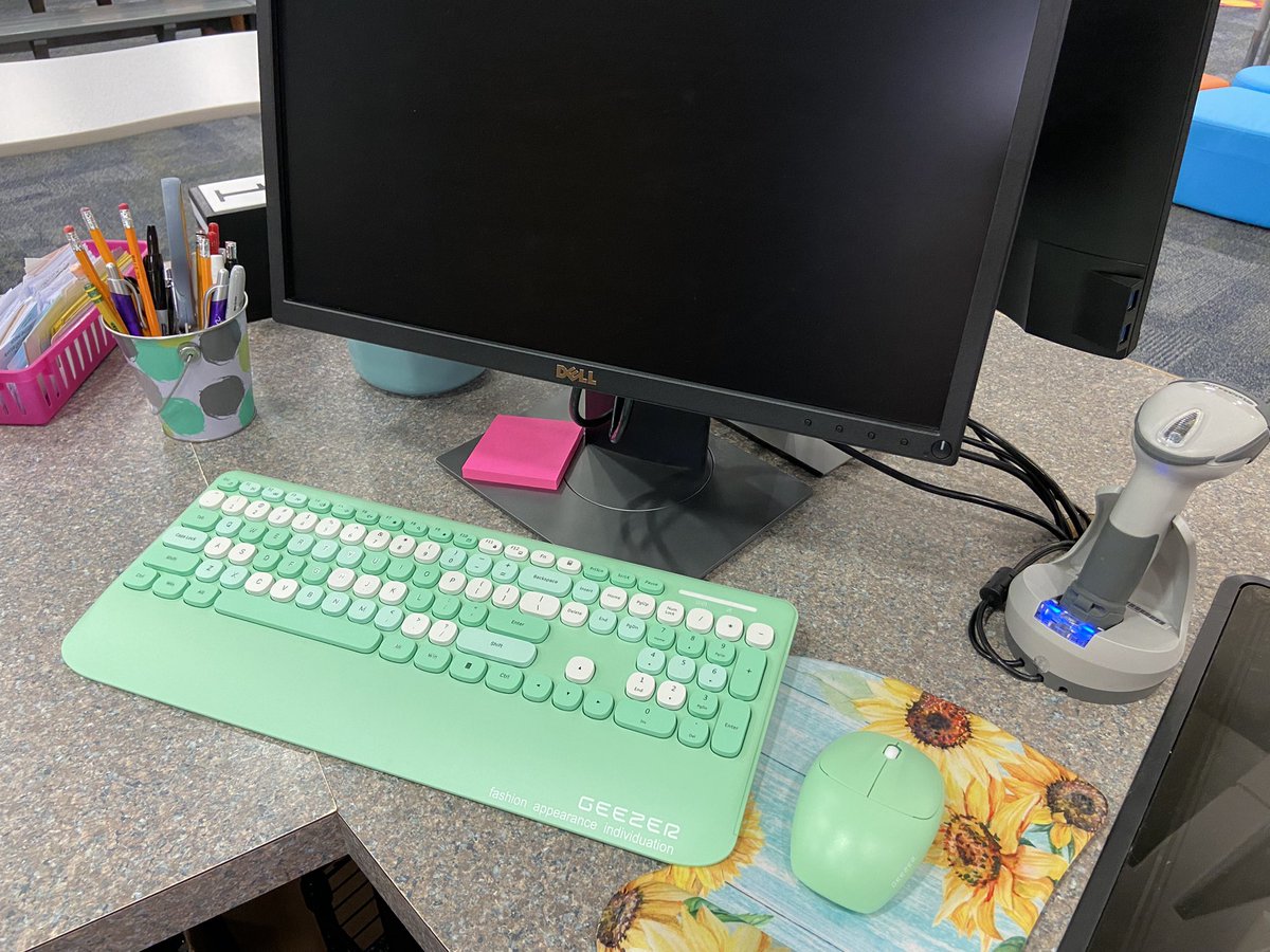 First day of school was a success!! It’s bedtime already, right??! 💤

I’m loving my new wireless mouse and keyboard so there are two less cords at the circulation desk. 🙌🏻

#teacherlibrarian #elementarylibrarian #backtoschool #librarytools #libraryorganization