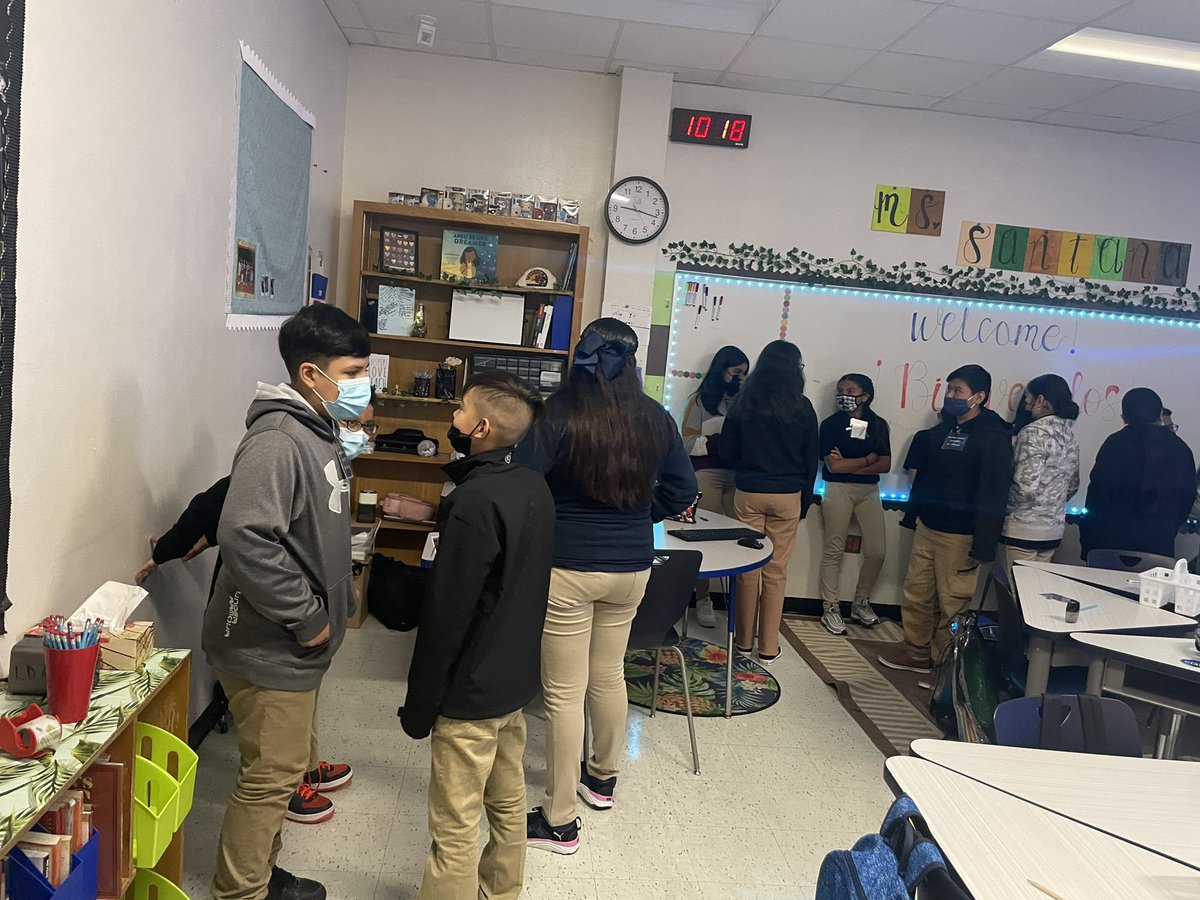 Maestra_Santana's tweet photo. 6th grade enjoying some meditation during our brain break and engaging in our first two row discussions! #Firstdaydone ✅  @LDZEagles https://t.co/lIYXcOjjJT