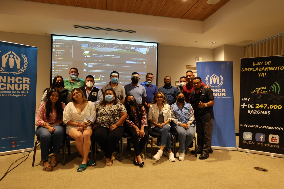 Las y los periodistas tienen poder en sus palabras🗣️📝

En el taller de 📍 SPS, fortalecieron sus capacidades para narrar el desplazamiento forzado en 🇭🇳🚶🏾‍♂️e identificaron su rol en la busqueda de soluciones 🙌🏾