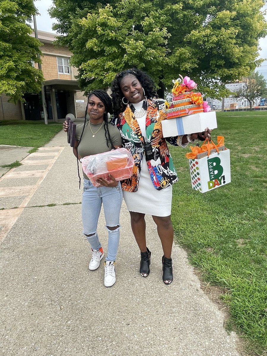 SURPRISE! 👏🏾🎉So happy to celebrate Principal-Resident Billups with @GWContinentals @LongfellowSTEM. She is definitely loved by staff and students.