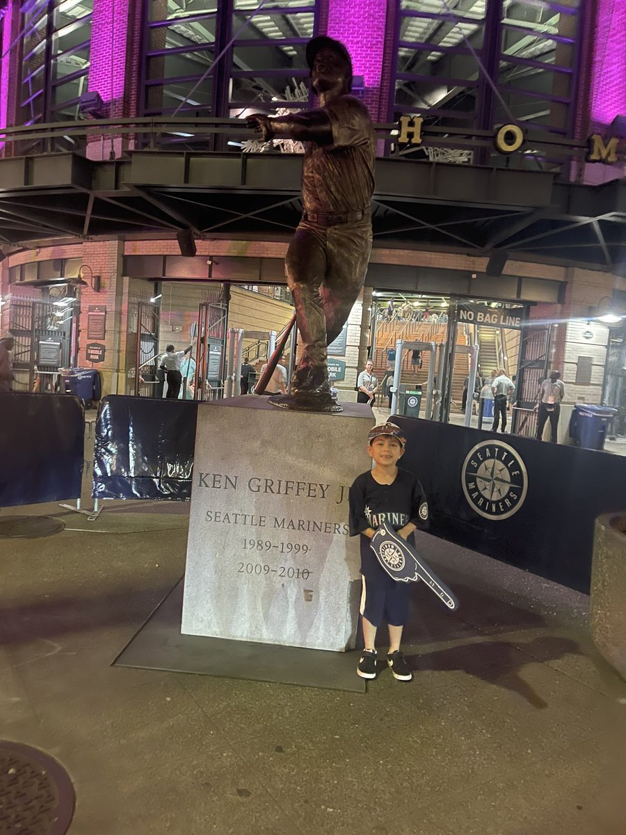 roseanne Davis (@rozay_davis) on Twitter photo Every day he provides me with player updates on his favorite Mariners players. Next on his little league superstar bucket list - watching a game from a <a href="/TMobilePark/">T-Mobile Park</a> suite!! Anyone have the hookup? Every day he provides me with player updates on his favorite Mariners players. Next on his little league superstar bucket list - watching a game from a <a href="/TMobilePark/">T-Mobile Park</a> suite!! Anyone have the hookup?