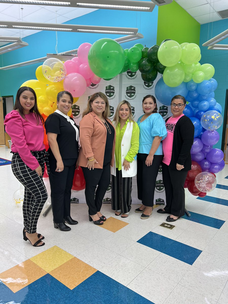 DalethJuarez's tweet photo. Today was a great day back!! We are Amazing teachers at @PSJAGuerraElem 💚🦅 We are so ready to make some NOISE at convocation tomorrow! #GuerraLIFE #PSJALIFE #WeLoveGuerra @PSJAISD @Drjlarredondo @Lilianivonne27 @Claudia70214343 @Diana_Rod28 @CounselorNat14 https://t.co/9KZTuv6VgH