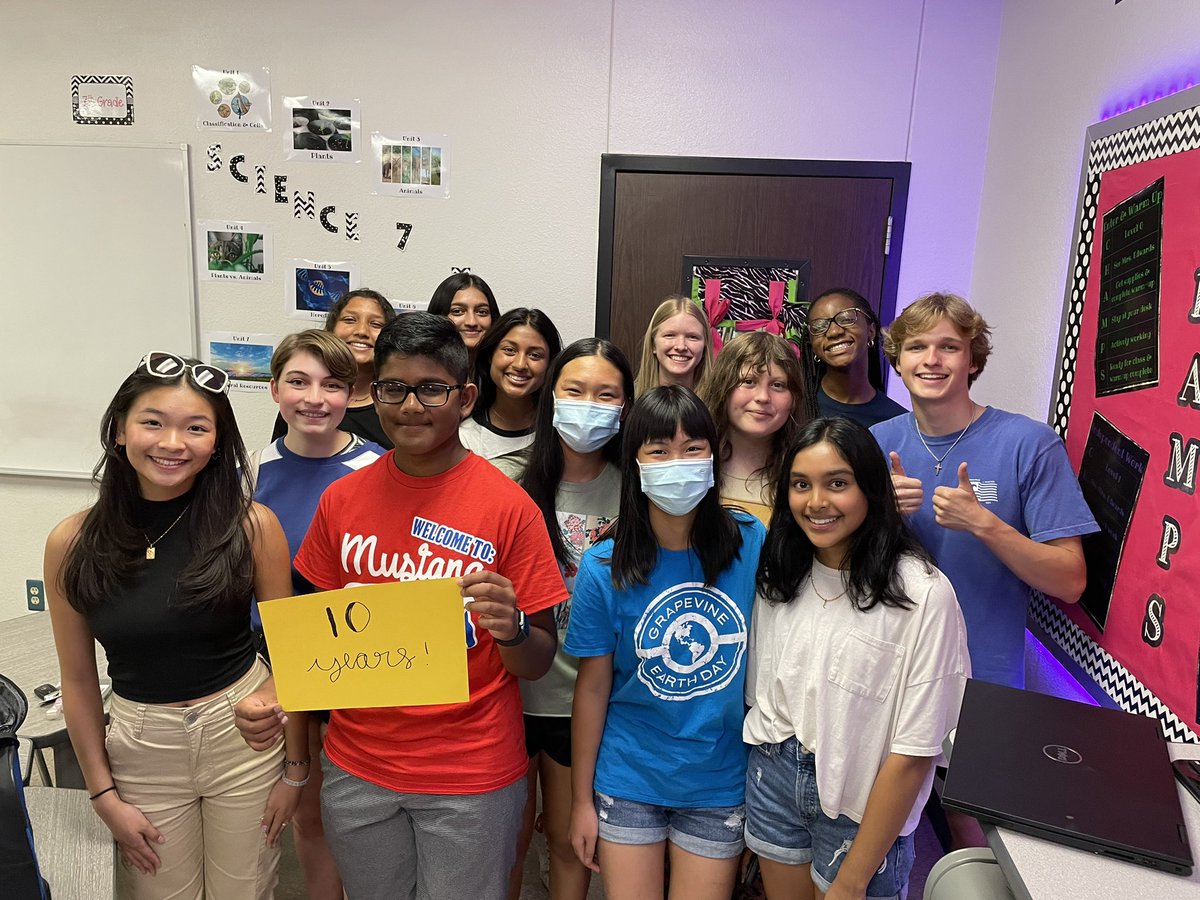 Mia Magaña tweet media