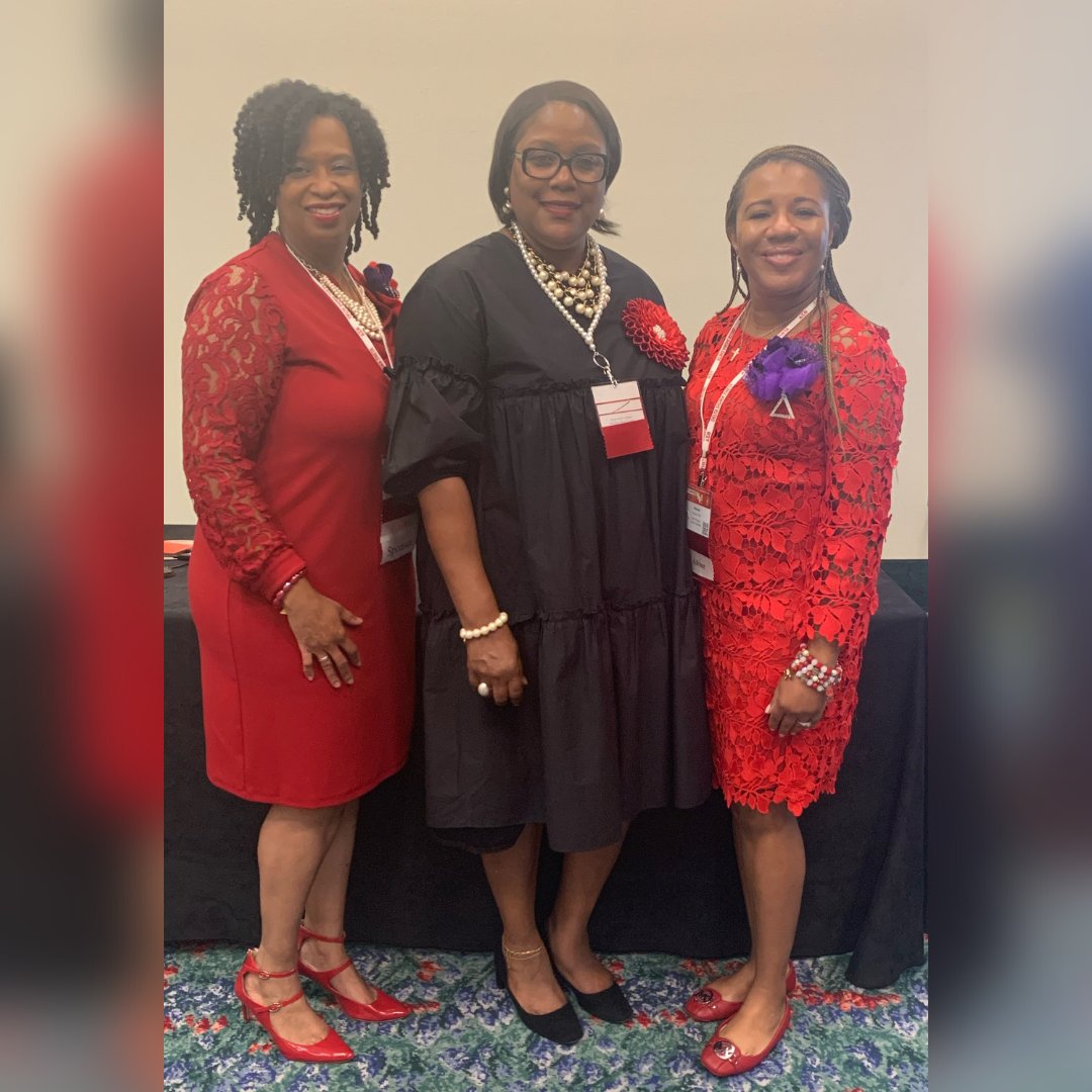 DREF_RsrchMtrs's tweet photo. We LOVED fellowshipping with our Sorors, handling #DELTABusiness, and educating you about the @AllofUsResearch Program at the 48th @DSTSWR Conference of @dstinc1913. 🥰
#DSTRC2022 #DST1913 #JoinAllofUs #SWRC2022 #48SWRC
@DREF_1967
@NCNWHQ @DTECChangeAgent https://t.co/RI1IooGlAz