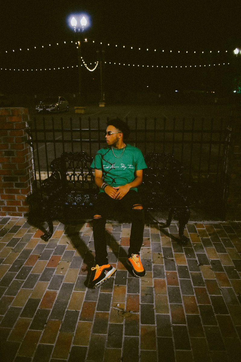 emmanuell_t's tweet image. #WhosWhoOfDU 
What’s up y’all I’m Emmanuel
-doninicano🇩🇴
-#du26 
-health science major
-DU baseball⚾️