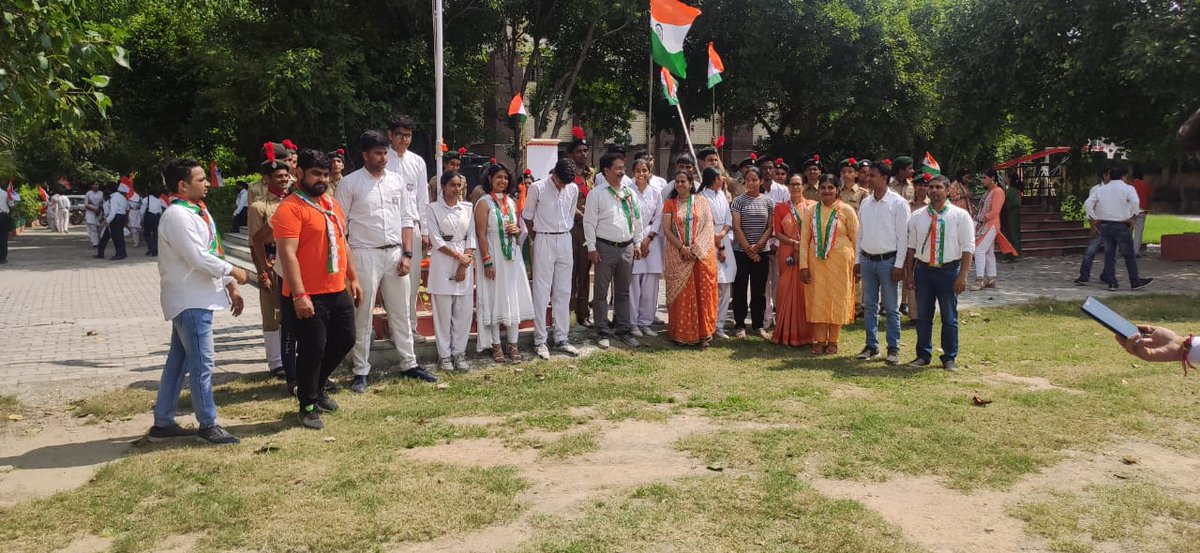 DeepLearnings's tweet photo. @RPVVSMV @ASoSESMV 
Where the mind is without fear and the head is held high,
Where knowledge is free,
Where the world has not been broken up into fragments,
By narrow domestic walls...
#AzadiKaAmritMahotsav #ProudIndian @gupta_iitdelhi @PbpandeyB @msisodia https://t.co/4WKSdiZKUY