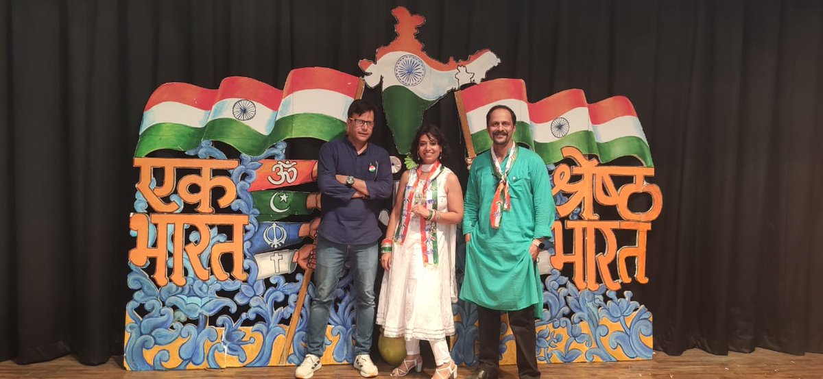 DeepLearnings's tweet photo. @RPVVSMV @ASoSESMV 
Where the mind is without fear and the head is held high,
Where knowledge is free,
Where the world has not been broken up into fragments,
By narrow domestic walls...
#AzadiKaAmritMahotsav #ProudIndian @gupta_iitdelhi @PbpandeyB @msisodia https://t.co/4WKSdiZKUY