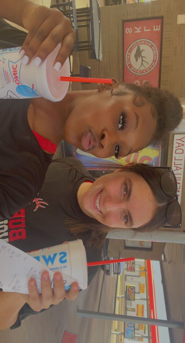 Ahlyss23's tweet photo. Week #1 Sonic Buddy date with my girl Maddie!!!🥰🥰🥰#doyouknowyourteamates #SUSU #LadyElk_VBall https://t.co/kuhxvADsmU
