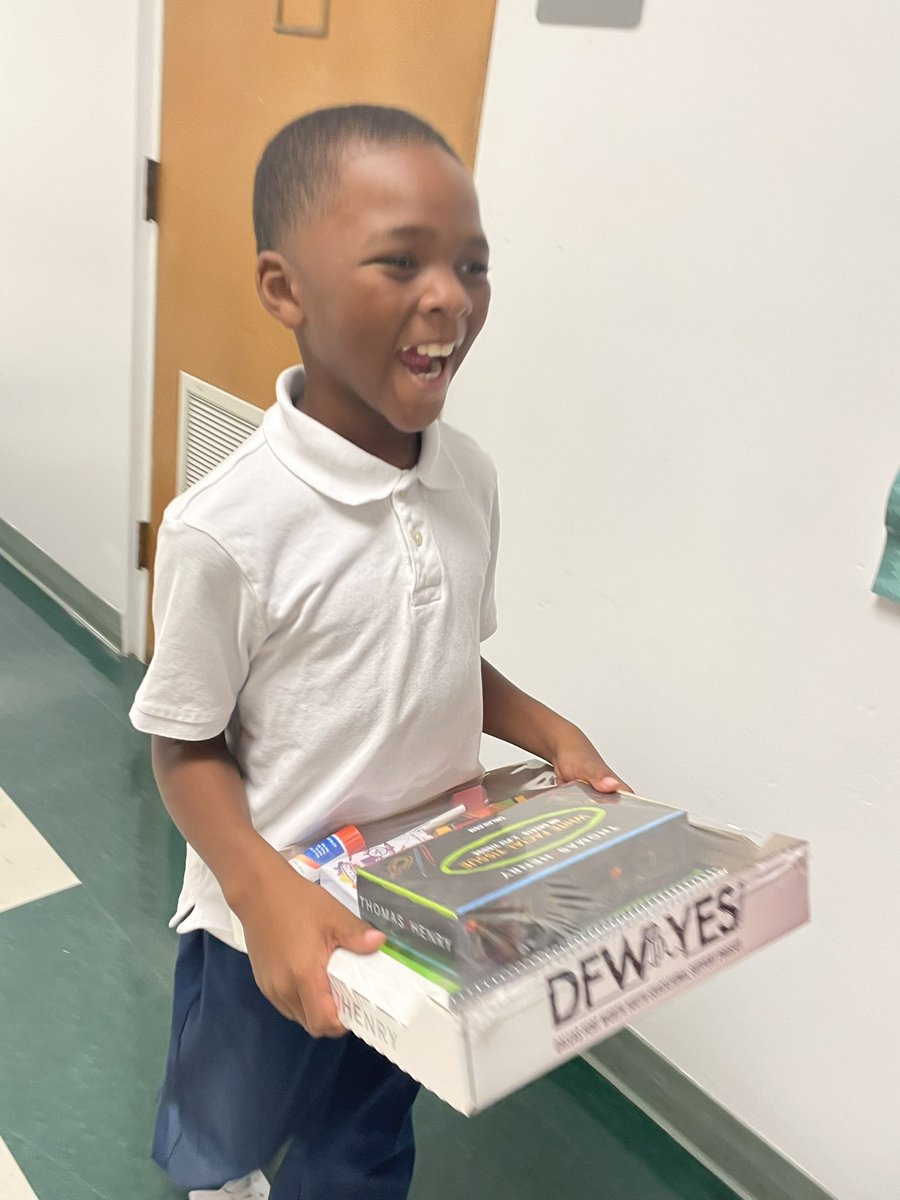 CarrolltonElem's tweet photo. Wow! Did you hear? All Kinder-5th grade students received school supplies! Thank you @DFWYES_ORG! @CarrolltonElem #CELionpride #cfbproud @DrChapmanCFBISD @susanmachayo @Monica_Koen https://t.co/b6sZAe5eAA