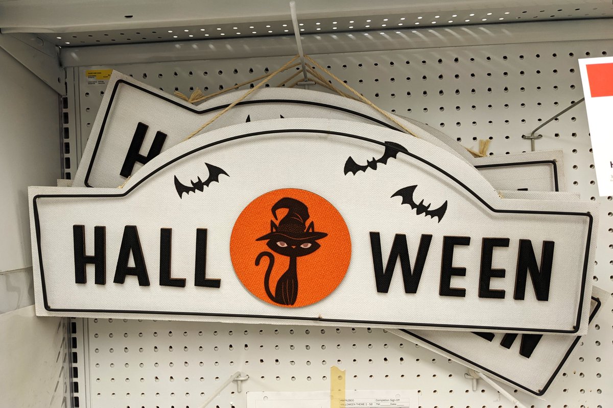 andaheadband's tweet photo. Have you guys been to Jo-Ann Fabric lately? Their 2022 Halloween decor is out and it includes mod cats! 

😻🎃😻🎃😻 https://t.co/wzqe1bCRvI