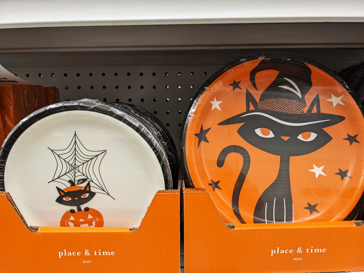 andaheadband's tweet photo. Have you guys been to Jo-Ann Fabric lately? Their 2022 Halloween decor is out and it includes mod cats! 

😻🎃😻🎃😻 https://t.co/wzqe1bCRvI