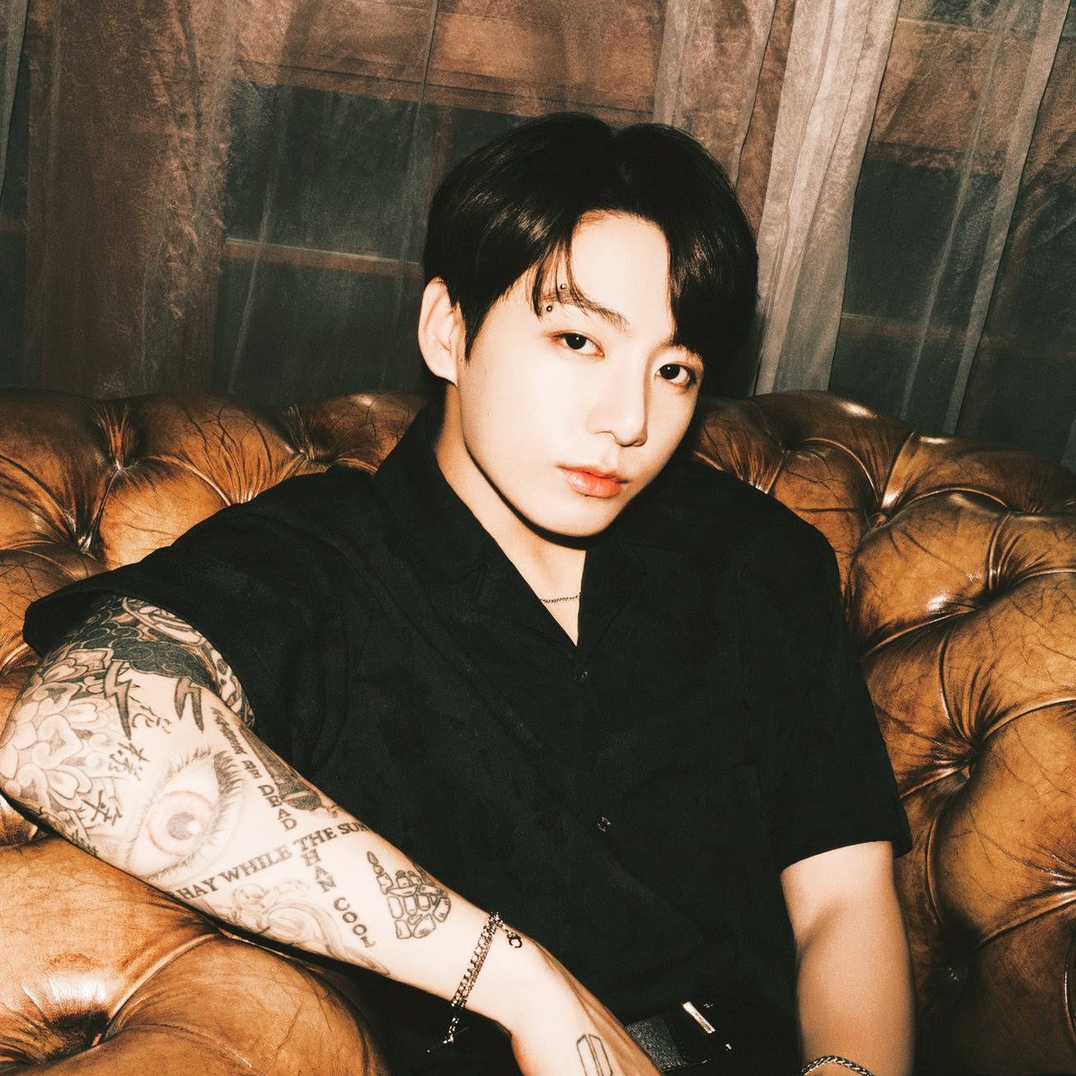 eternalblues_'s tweet photo. #kookmin au
JM controla su vida y su pastelería con gran intensidad. Sin embargo, no sé siente satisfecho con la misma así que decide involucrarse en un importante evento donde tendrá que trabajar con su principal enemigo, el cocinero JK

— Nos volvemos a encontrar cariño... https://t.co/ZMpUQeG2fV