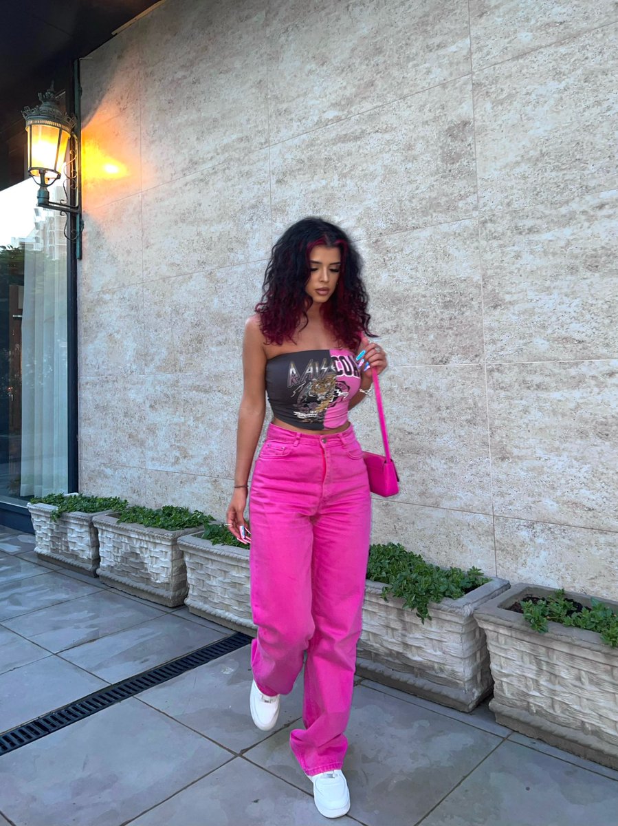 RealArbenita's tweet photo. Cause when I step out, I STEP OUTT 👄 https://t.co/DrY69TOOHN