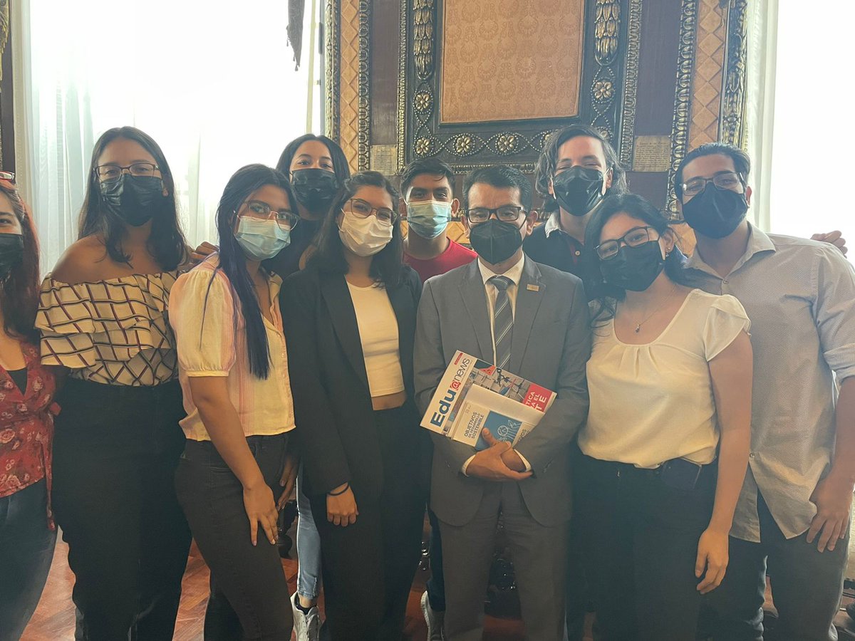 AIChE_ESPOL's tweet photo. El día de hoy tuvimos el placer de ser invitados por el @alcaldiagye a la rueda de prensa previo a la visita de 4 ganadores de Premios Nobel, miembros de la Real Academia Europea de Doctores y 4 profesionales internacionales a la ciudad de Guayaquil.
Gracias @rosaliaarteaga . https://t.co/uMWCHLehhV