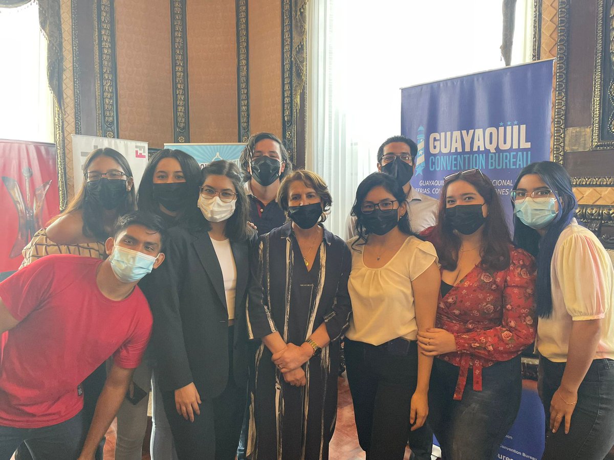 AIChE_ESPOL's tweet photo. El día de hoy tuvimos el placer de ser invitados por el @alcaldiagye a la rueda de prensa previo a la visita de 4 ganadores de Premios Nobel, miembros de la Real Academia Europea de Doctores y 4 profesionales internacionales a la ciudad de Guayaquil.
Gracias @rosaliaarteaga . https://t.co/uMWCHLehhV